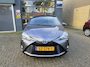 Toyota Yaris 1.5 Hybrid Premium Automaat / Airco/ Navigatie, Cruise/ Apple carplay/ Camera/ LED/ LMV/ Panodak/ Alcantara bekleding