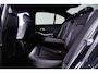 BMW 3-Serie 320i Executive Edition Sport Line - Head up - Sportstoelen - Cruise control - PDC voor/achter - Geluidswerende ruiten voor - Elektrisch verwarmde voorstoelen -