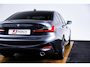 BMW 3-Serie 320i Executive Edition Sport Line - Head up - Sportstoelen - Cruise control - PDC voor/achter - Geluidswerende ruiten voor - Elektrisch verwarmde voorstoelen -