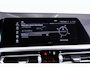 BMW 3-Serie Touring 320e Luxury Line - Trekhaak - Panoramadak - Active Cruise Control - Stuurwielrand verwarmd - Elektrisch verstelbare/verwarmde stoelen - Geluiddempende/Getinte ruiten - Parking Assistant -