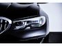 BMW 3-Serie Touring 320e Luxury Line - Trekhaak - Panoramadak - Active Cruise Control - Stuurwielrand verwarmd - Elektrisch verstelbare/verwarmde stoelen - Geluiddempende/Getinte ruiten - Parking Assistant -