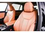 BMW 3-Serie Touring 320e Luxury Line - Trekhaak - Panoramadak - Active Cruise Control - Stuurwielrand verwarmd - Elektrisch verstelbare/verwarmde stoelen - Geluiddempende/Getinte ruiten - Parking Assistant -