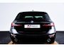 BMW 3-Serie Touring 320e Luxury Line - Trekhaak - Panoramadak - Active Cruise Control - Stuurwielrand verwarmd - Elektrisch verstelbare/verwarmde stoelen - Geluiddempende/Getinte ruiten - Parking Assistant -
