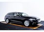 BMW 3-Serie Touring 320e Luxury Line - Trekhaak - Panoramadak - Active Cruise Control - Stuurwielrand verwarmd - Elektrisch verstelbare/verwarmde stoelen - Geluiddempende/Getinte ruiten - Parking Assistant -