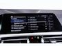 BMW 3-Serie Touring 320e Luxury Line - Trekhaak - Panoramadak - Active Cruise Control - Stuurwielrand verwarmd - Elektrisch verstelbare/verwarmde stoelen - Geluiddempende/Getinte ruiten - Parking Assistant -