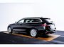 BMW 3-Serie Touring 320e Luxury Line - Trekhaak - Panoramadak - Active Cruise Control - Stuurwielrand verwarmd - Elektrisch verstelbare/verwarmde stoelen - Geluiddempende/Getinte ruiten - Parking Assistant -