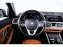BMW 3-Serie Touring 320e Luxury Line - Trekhaak - Panoramadak - Active Cruise Control - Stuurwielrand verwarmd - Elektrisch verstelbare/verwarmde stoelen - Geluiddempende/Getinte ruiten - Parking Assistant -
