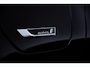 BMW 3-Serie Touring 320e Luxury Line - Trekhaak - Panoramadak - Active Cruise Control - Stuurwielrand verwarmd - Elektrisch verstelbare/verwarmde stoelen - Geluiddempende/Getinte ruiten - Parking Assistant -