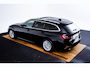 BMW 3-Serie Touring 320e Luxury Line - Trekhaak - Panoramadak - Active Cruise Control - Stuurwielrand verwarmd - Elektrisch verstelbare/verwarmde stoelen - Geluiddempende/Getinte ruiten - Parking Assistant -