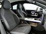 Mercedes-Benz CLA 200 AMG line Night pakket | Trekhaak en ESP met aanhangwagenstabilisatie | Apple Car Play | Sfeerverlichting Inclusief 24 maanden Mercedes-Benz Certified garantie voor Europa.