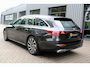 Mercedes-Benz E-klasse Estate 300 e Business Solution Luxury Luchtvering, Panoramadak, Trekhaak, Rijassistentiepakket