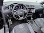 Volkswagen Tiguan 1.4 TSI eHybrid R-Line | Pano dak | Trekhaak | 20" | Black Style | 360 Camera | Head Up Display |