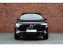 Volvo XC90 T8 Plug-in hybrid AWD Ultra Dark | Luchtvering | Panoramadak | All-season banden |  Trekhaak | Head up display | Premium audio by Bowers&Wilkins | 360 graden camera | Verwarmbare voorstoelen met massagefunctie en ventilatie