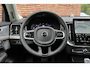 Volvo XC90 T8 Plug-in hybrid AWD Ultra Dark | Luchtvering | Panoramadak | All-season banden |  Trekhaak | Head up display | Premium audio by Bowers&Wilkins | 360 graden camera | Verwarmbare voorstoelen met massagefunctie en ventilatie