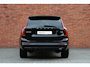 Volvo XC90 T8 Plug-in hybrid AWD Ultra Dark | Luchtvering | Panoramadak | All-season banden |  Trekhaak | Head up display | Premium audio by Bowers&Wilkins | 360 graden camera | Verwarmbare voorstoelen met massagefunctie en ventilatie
