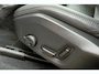 Volvo XC90 T8 Plug-in hybrid AWD Ultra Dark | Luchtvering | Panoramadak | All-season banden |  Trekhaak | Head up display | Premium audio by Bowers&Wilkins | 360 graden camera | Verwarmbare voorstoelen met massagefunctie en ventilatie