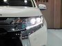 Mitsubishi Outlander 2.4 PHEV Intense+ / Lederen Bekleding / Keyless / Stoel Verwarming / Elektrische Stoelen / Ect... /