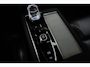 Volvo XC90 2.0 T8 FACELIFT Plug-in hybrid AWD Ultra Dark | 455 PK | Panoramadak | Bowers & Wilkins | Luchtvering | Trekhaak | Volvo XC90 2.0 T8 FACELIFT Plug-in hybrid AWD Ultra Dark met 2.0 liter 4-cilinder benzinemotor en plug-in hybride aandrijving, voorzien van panoramadak, Bowers & Wilkins premium audiosysteem,