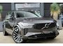 Volvo XC90 2.0 T8 FACELIFT Plug-in hybrid AWD Ultra Dark | 455 PK | Panoramadak | Bowers & Wilkins | Luchtvering | Trekhaak | Volvo XC90 2.0 T8 FACELIFT Plug-in hybrid AWD Ultra Dark met 2.0 liter 4-cilinder benzinemotor en plug-in hybride aandrijving, voorzien van panoramadak, Bowers & Wilkins premium audiosysteem,