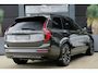Volvo XC90 2.0 T8 FACELIFT Plug-in hybrid AWD Ultra Dark | 455 PK | Panoramadak | Bowers & Wilkins | Luchtvering | Trekhaak | Volvo XC90 2.0 T8 FACELIFT Plug-in hybrid AWD Ultra Dark met 2.0 liter 4-cilinder benzinemotor en plug-in hybride aandrijving, voorzien van panoramadak, Bowers & Wilkins premium audiosysteem,