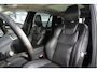 Volvo XC90 2.0 T8 FACELIFT Plug-in hybrid AWD Ultra Dark | 455 PK | Panoramadak | Bowers & Wilkins | Luchtvering | Trekhaak | Volvo XC90 2.0 T8 FACELIFT Plug-in hybrid AWD Ultra Dark met 2.0 liter 4-cilinder benzinemotor en plug-in hybride aandrijving, voorzien van panoramadak, Bowers & Wilkins premium audiosysteem,
