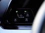 Volkswagen Golf 1.0 TSI Life 110pk | Dealer onderhouden | LED | Navigatie | Achteruitrijcamera | Cruise control | Stoel- & Stuurverwarming | Climate control | Draadloze telefoonlader |