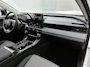 Toyota RAV4 2.5 Plug-in Hybrid 270 Dynamic | Nieuw Model | Direct Leverbaar | BTW voertuig | Stuur+stoelverwarming | Elektrische achterklep | Elektrisch verstelbare bestuurdersstoel | Navigatie | Apple CarPlay/Android Auto |