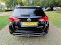 Toyota Auris Touring Sports 1.8 Hybrid Lease Pro Automaat Panoramadak Achteruirijcamera Stoelverwarming Xenon Keyless Leer/Stof Pdc Lm Velgen Pdc Trekhaak***Dealer Ondrhouden***