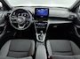Toyota Yaris Cross 1.5 Hybrid Dynamic + | Dodehoek detectie | Stoel+stuurverwarming | Parkeersensoren voor+achter | LED Matrix | Trekhaak | Navigatie | Apple CarPlay/Android Auto | Cruise Control Adaptive | Draadloze telefoonlader