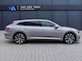 Volkswagen Arteon Shooting Brake 1.4 TSI eHybrid R-Line Business+ | Incl. 12 maanden Garantie | SOH 100% | Elektrisch verstelbare R-Line sportstoelen in leder/Carbon-look met memory en massagefunctie | Parkeersensoren v/a | 19 Inch LMV | Keyless entry/start | Panoramadak | Achteruitrijcamera | Parkeerassistent | Stoelverwarming v/a | Adaptive cruise control | Lane assist | Elektrische ramen v/a | Schakelmogelijkheid aan het stuur | Elektrische kofferbakklep | AppleCarplay/Android auto | Bluetooth | DAB | Navigatie | Climate control |
