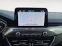 Ford Focus 1.0 EcoBoost Titanium Business | Navigatie | Apple carplay & Android auto | Winter pack | BLIS | Parkeersensoren voor en achter | Achteruitrijcamera | Trekhaak | Cruise control | Airco | Bovag garantie |