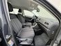 Volkswagen T-Roc 1.5 TSI Style Business / 1.500 kg trekgewicht / Elektrische klep / Adaptieve CC / Airco / Navigatie / Apple Carplay Android / 17" LM wielen /
