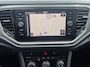 Volkswagen T-Roc 1.5 TSI Style Business / 1.500 kg trekgewicht / Elektrische klep / Adaptieve CC / Airco / Navigatie / Apple Carplay Android / 17" LM wielen /