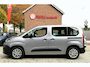 Citroën Berlingo 110 Pk Benzine * 5-Persoons * Hoge Zit & Super Praktisch * * Airco * Trekhaak * Navigatie & Spotify op Touchscreen via Appple Carplay / Android Auto * Parkeersensoren * Vingerhoets; Vierde Generatie Eersteklas Service. Al meer dan 100 jaar een begrip in de Brabantse Kempen