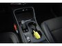 Volvo XC40 T3 Momentum Pro | Achteruitrij Camera | 100% Dealeronderhouden | Stoel Verwarming | Voorruit verwarming | 18"LM Velgen | Parkeer sensoren V+A | Trekhaak | Extra Donker Glas Achter |