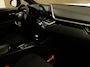 Toyota C-HR / C-HR+ 1.8 Hybrid Style - ORIGINEEL NEDERLANDSE AUTO - AFNEEMBARE TREKHAAK 725 KG GEREMD TREKGEWICHT - PARKEERSENSOREN VOOR EN ACHTER - JBL GELUIDINSTALLATIE - DODEHOEK DETECTIE - STUUR & STOEL VERWARMING