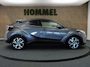 Toyota C-HR / C-HR+ 1.8 Hybrid Style - ORIGINEEL NEDERLANDSE AUTO - AFNEEMBARE TREKHAAK 725 KG GEREMD TREKGEWICHT - PARKEERSENSOREN VOOR EN ACHTER - JBL GELUIDINSTALLATIE - DODEHOEK DETECTIE - STUUR & STOEL VERWARMING