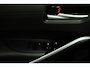 Toyota Corolla Cross Hybrid 200 Style | Stoelverwarming | Parkeersensoren | Half lederen bekleding | Licht metalen velgen | Elektrische achterklep |