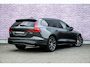 Volvo V60 2.0 T8 Plug-in Hybrid AWD Plus Dark | SOH 100% | Trekhaak | Sportstoelen | Panoramadak | Harman Kardon Audio | Head-up Display | 360 Graden Camera | Stoelverwarming voor en achter | Keyless Entry | Elektrische Achterklep | Elektrisch Verstelbare Voorstoelen | Cruise Control Adaptief | BLIS | Google Navigatie | Apple Carplay | Android Auto