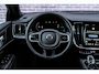 Volvo V60 2.0 T8 Plug-in Hybrid AWD Plus Dark | SOH 100% | Trekhaak | Sportstoelen | Panoramadak | Harman Kardon Audio | Head-up Display | 360 Graden Camera | Stoelverwarming voor en achter | Keyless Entry | Elektrische Achterklep | Elektrisch Verstelbare Voorstoelen | Cruise Control Adaptief | BLIS | Google Navigatie | Apple Carplay | Android Auto