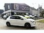 Peugeot 208 Benzine 75 Pk 5-Deurs * Luxe * Style Edition * * Navigatie * Airco * Cruise Control * L.M. Velgen * Parkeersensoren * Verkeersbordherkenning * Vingerhoets; Vierde Generatie Eersteklas Service. Al meer dan 100 jaar een begrip in de Brabantse Kempen