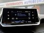 Peugeot 208 Benzine 75 Pk 5-Deurs * Luxe * Style Edition * * Navigatie * Airco * Cruise Control * L.M. Velgen * Parkeersensoren * Verkeersbordherkenning * Vingerhoets; Vierde Generatie Eersteklas Service. Al meer dan 100 jaar een begrip in de Brabantse Kempen