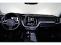 Volvo XC60 T8 Recharge AWD Plus Dark - Panorama/schuifdak - IntelliSafe Assist & Surround - Harman/Kardon audio - Adaptieve LED koplampen - Parkeercamera achter - Verwarmde voorstoelen, stuur & achterbank - Parkeersensoren voor & achter - Elektr. bedienb. voorstoelen met geheugen - Draadloze tel. lader - Standkachel - Inklapbare trekhaak - 19' LMV