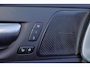 Volvo XC60 T8 Recharge AWD Plus Dark - Panorama/schuifdak - IntelliSafe Assist & Surround - Harman/Kardon audio - Adaptieve LED koplampen - Parkeercamera achter - Verwarmde voorstoelen, stuur & achterbank - Parkeersensoren voor & achter - Elektr. bedienb. voorstoelen met geheugen - Draadloze tel. lader - Standkachel - Inklapbare trekhaak - 19' LMV
