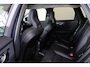 Volvo XC60 T8 Recharge AWD Plus Dark - Panorama/schuifdak - IntelliSafe Assist & Surround - Harman/Kardon audio - Adaptieve LED koplampen - Parkeercamera achter - Verwarmde voorstoelen, stuur & achterbank - Parkeersensoren voor & achter - Elektr. bedienb. voorstoelen met geheugen - Draadloze tel. lader - Standkachel - Inklapbare trekhaak - 19' LMV