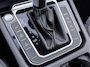 Volkswagen Arteon 1.4 TSI eHybrid R-Line Business+ | Incl. 12 maanden Garantie | SOH 99% | Stoel verwarming v/a | Achteruitrijcamera | Adaptive cruise controle | Parkeersensoren V+A | Navigatie | Apple CarPlay/Android Auto | Draadloze telefoonlader | Climate controle | Lane assist | Keyless entry/start | 19 Inch LMV | Schakelmogelijkheid aan stuurwiel | Panoramadak | bestuurdersstoel met massage | DAB | Elektrische kofferbakklep | Parkeerassistent | Bluetooth | Isofix |