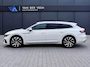 Volkswagen Arteon 1.4 TSI eHybrid R-Line Business+ | Incl. 12 maanden Garantie | SOH 99% | Stoel verwarming v/a | Achteruitrijcamera | Adaptive cruise controle | Parkeersensoren V+A | Navigatie | Apple CarPlay/Android Auto | Draadloze telefoonlader | Climate controle | Lane assist | Keyless entry/start | 19 Inch LMV | Schakelmogelijkheid aan stuurwiel | Panoramadak | bestuurdersstoel met massage | DAB | Elektrische kofferbakklep | Parkeerassistent | Bluetooth | Isofix |