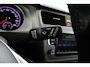 Volkswagen Golf 1.0 TSI Connected Series Automaat, Navigatie, Airco