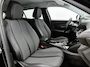 Peugeot e-2008 SUV EV Allure Pack 50 kWh 136pk | Accu 91% | Navigatie | Achteruitrijcamera | 3D Cockpit | Climate Control | Cruise Control | Parkeersensoren | Stoelverwarming | Keyless start | Bluetooth | Apple CarPlay / Android Auto | DAB+ radio | Elektrisch inklapbare spiegels | Donker getint glas | 17" lichtmetalen velgen |