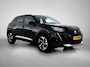 Peugeot e-2008 SUV EV Allure Pack 50 kWh 136pk | Accu 91% | Navigatie | Achteruitrijcamera | 3D Cockpit | Climate Control | Cruise Control | Parkeersensoren | Stoelverwarming | Keyless start | Bluetooth | Apple CarPlay / Android Auto | DAB+ radio | Elektrisch inklapbare spiegels | Donker getint glas | 17" lichtmetalen velgen |
